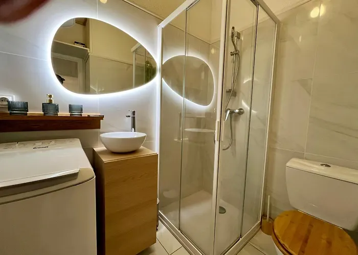 Appartement Joli Maisonnette A 100m De La *